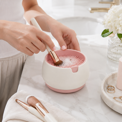 Makeup Brush Cleaning Bowl with Silicone Scrub Pad